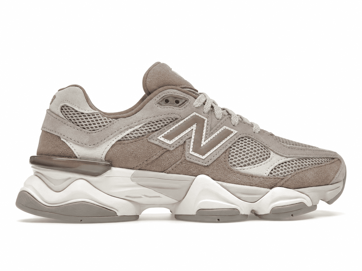 New Balance 9060 in beige